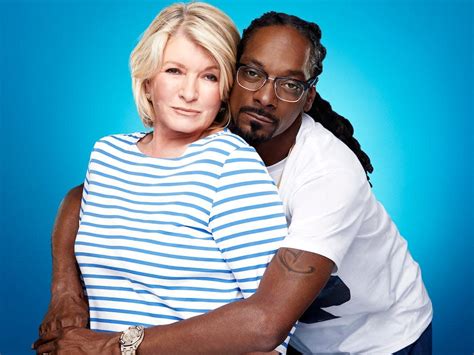 May 15, 2023 · August 1, 2020: Martha Stewart shows Snoop Dogg how to pot a tomato plant. HGTV. Stewart called up Snoop during an episode of her HGTV show, Martha Knows Best, and walked him through the steps of ... 